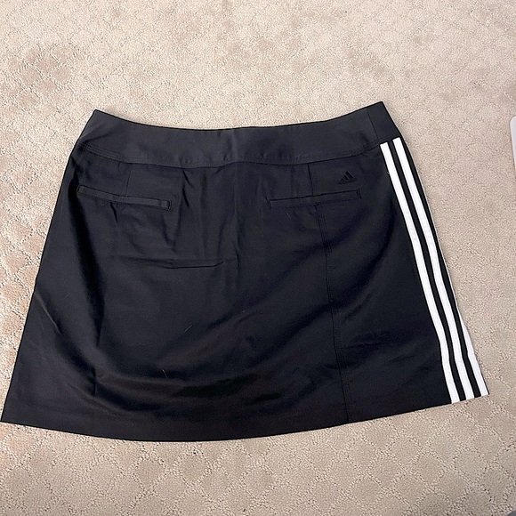 Women’s Adidas Golf Skort | Color: Black and White | Size: 10 | EUC - Picture 4 of 4